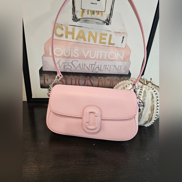 Marc Jacobs The Clover Shoulder Bag - Picture 9 of 10